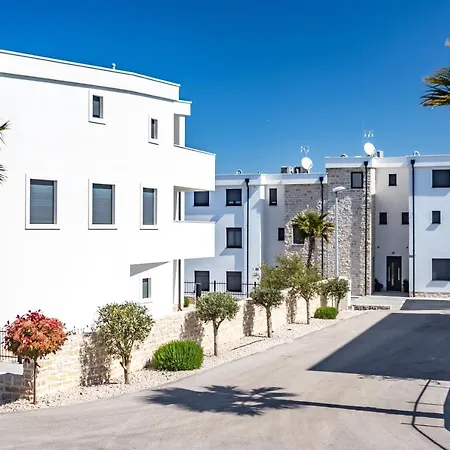 Boutique La Perla With Private Pool Apartment