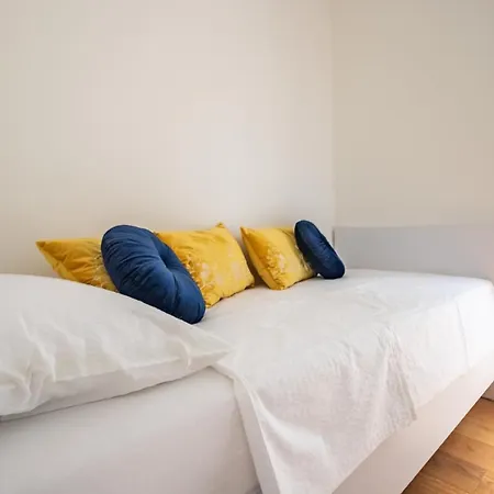 Boutique La Perla With Private Pool Murter